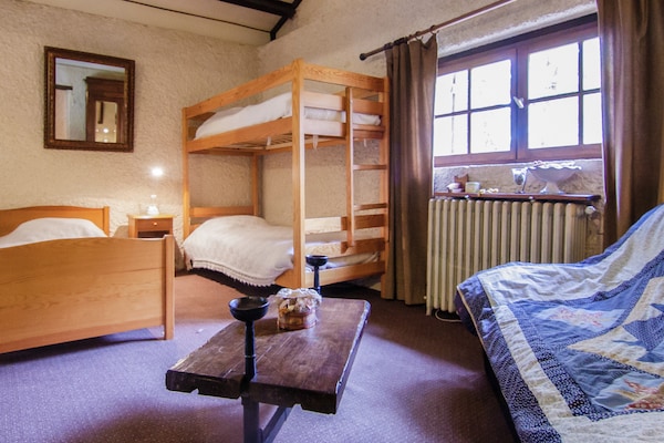 Foto van Herenhuis in Bourgnac met tuin - Vakantiehuis in Bourgnac - BedRoom