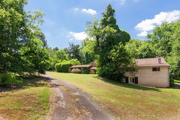 Foto van Herenhuis in Bourgnac met tuin - Vakantiehuis in Bourgnac - ExteriorSummer