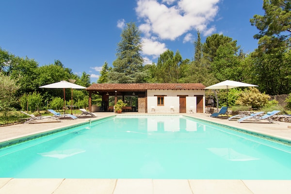 Foto van Vakantiehuis in Bourgnac met privézwembad - Vakantiehuis in Bourgnac - ExteriorSummer