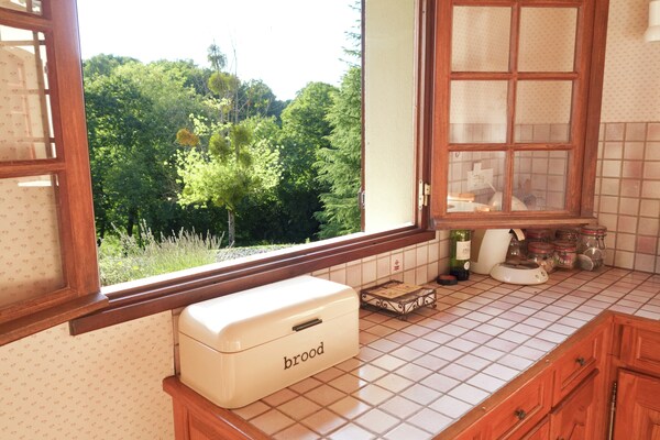 Foto van Heerlijke cottage met zwembad in de heuvels van La Coquille - Kitchen