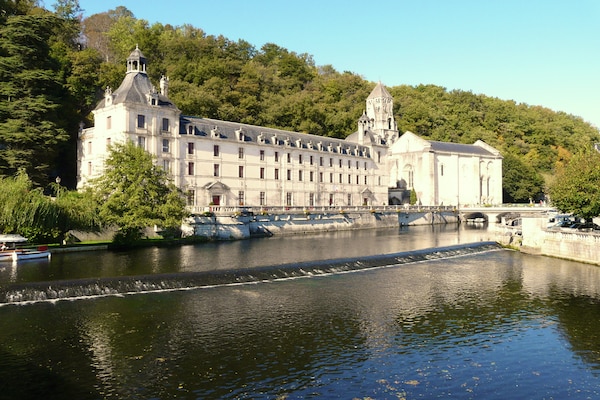 Foto van Heerlijke cottage met zwembad in de heuvels van La Coquille - AreaSummer20KM