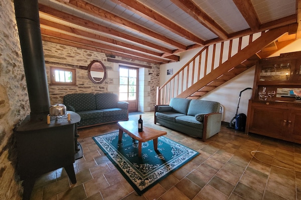 Foto van Authentiek landgoed in de Dordogne met zwembad. - Vakantiehuis in Saint-Saud-Lacoussière - LivingRoom