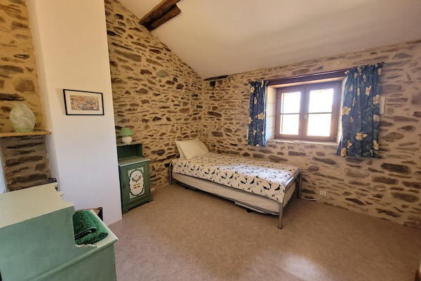 Foto van Authentiek landgoed in de Dordogne met zwembad. - Vakantiehuis in Saint-Saud-Lacoussière - BedRoom