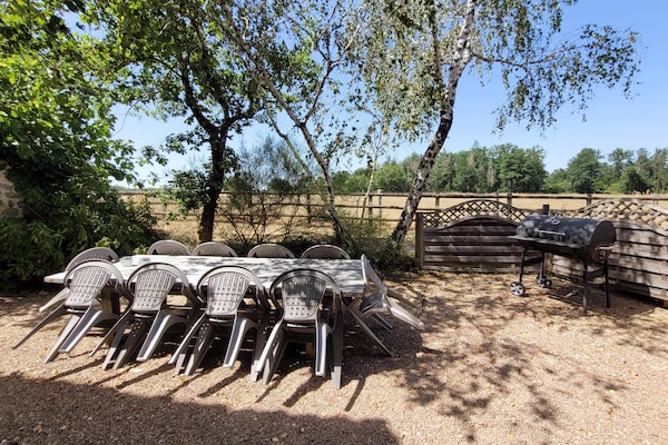 Foto van Authentiek landgoed in de Dordogne met zwembad. - Vakantiehuis in Saint-Saud-Lacoussière - GardenSummer