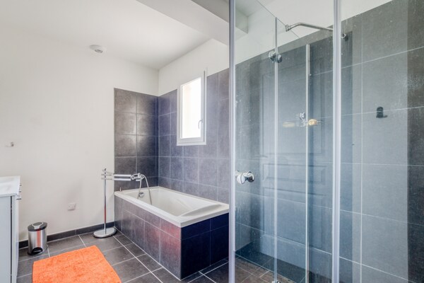 Foto van Villa in Aquitaine met Zwembad & BBQ - Vakantiehuis in Sainte foy de Longas - BathRoom