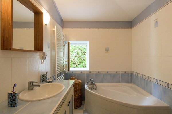 Foto van Villa in Saint-Nexans met verwarmd privézwembad - Vakantiehuis in Saint-Nexans - BathRoom