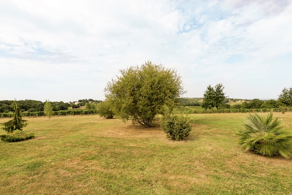 Foto van Villa in Saint-Nexans met verwarmd privézwembad - Vakantiehuis in Saint-Nexans - ViewSummer