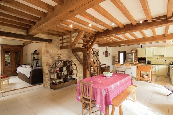 Foto van Villa in Saint-Nexans met verwarmd privézwembad - Vakantiehuis in Saint-Nexans - DiningRoom