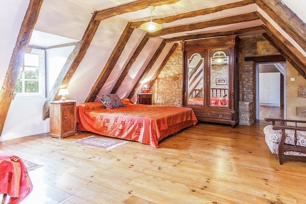 Foto van Comfortabel vakantiehuis met privézwembad - Vakantiehuis in Besse - BedRoom