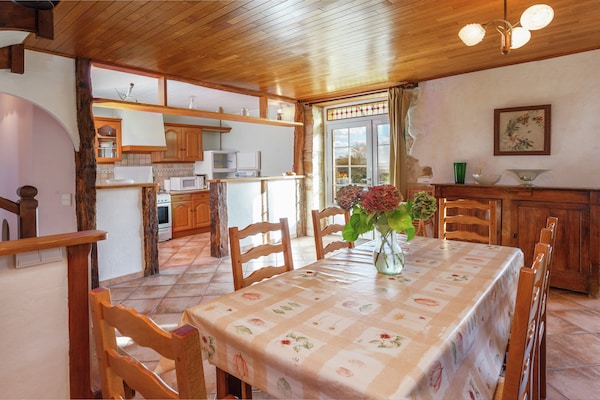 Foto van Rustiek toevluchtsoord voor gezinnen - Vakantiehuis in Loubejac - DiningRoom