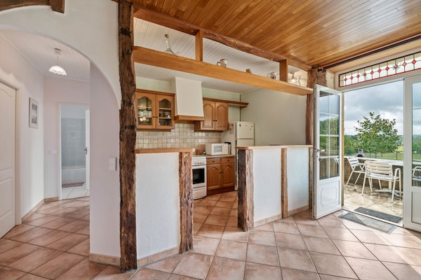 Foto van Rustiek toevluchtsoord voor gezinnen - Vakantiehuis in Loubejac - Kitchen
