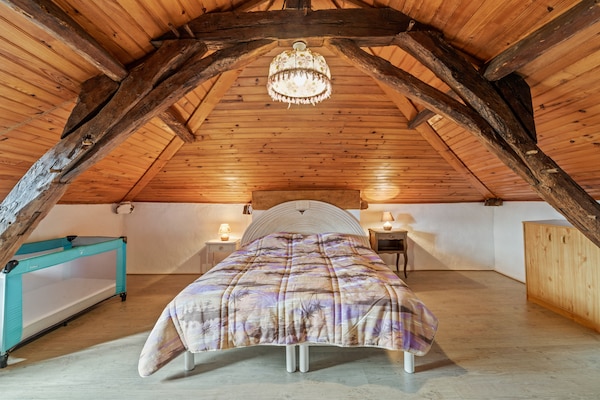 Foto van Rustiek toevluchtsoord voor gezinnen - Vakantiehuis in Loubejac - BedRoom