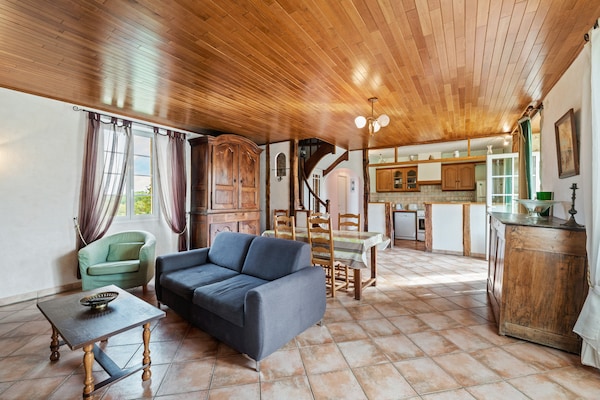 Foto van Rustiek toevluchtsoord voor gezinnen - Vakantiehuis in Loubejac - LivingRoom