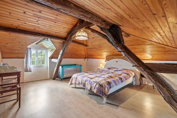 Foto van Rustiek toevluchtsoord voor gezinnen - Vakantiehuis in Loubejac - BedRoom