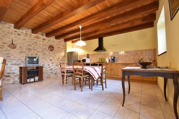 Foto van Vakantiehuis met zwembad, omheinde tuin - Vakantiehuis in Saint Pompon - DiningRoom