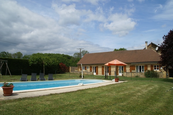 Foto van Vakantiehuis met zwembad, omheinde tuin - Vakantiehuis in Saint Pompon - GardenSummer