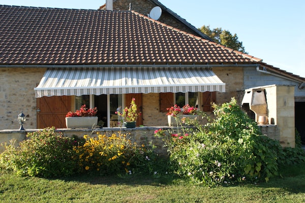 Foto van Vakantiehuis met zwembad, omheinde tuin - Vakantiehuis in Saint Pompon - ExteriorSummer