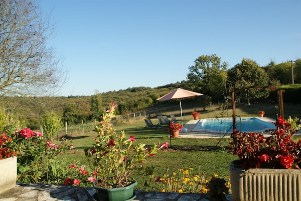 Foto van Vakantiehuis met zwembad, omheinde tuin - Vakantiehuis in Saint Pompon - PoolOfHouse