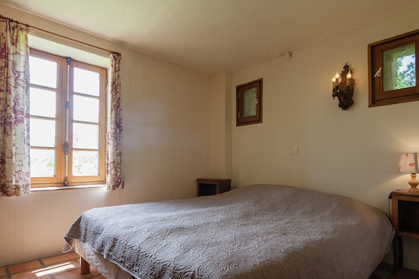 Foto van Charmant Landgoed Dordogne met Zwembad - Vakantiehuis in Les Eyzies-De-Tayac-Sireuil - BedRoom