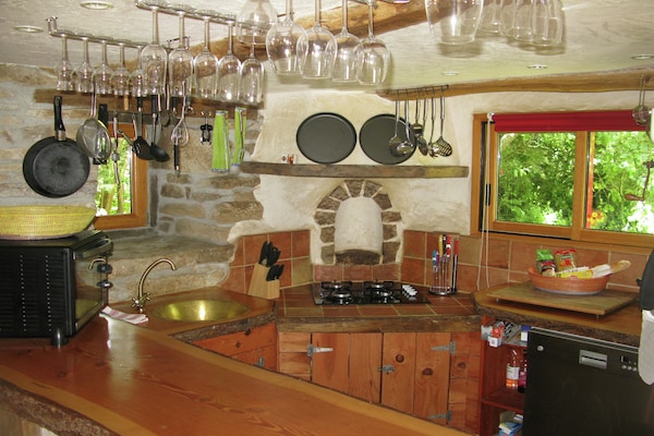 Foto van Familie vakantiehuis met zwembad - Vakantiehuis in Coray - Kitchen