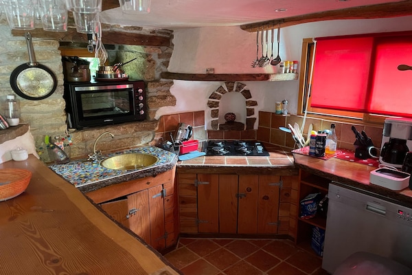 Foto van Familie vakantiehuis met zwembad - Vakantiehuis in Coray - Kitchen