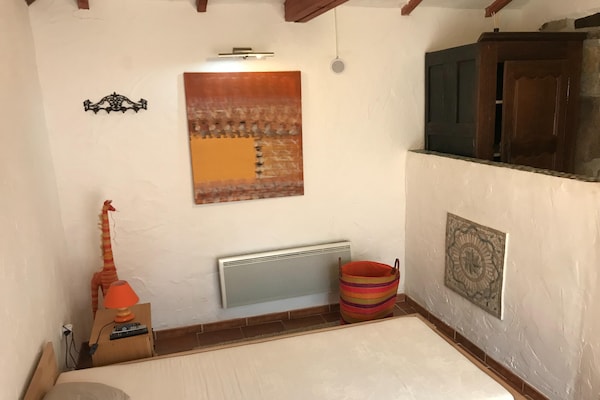 Foto van Familie vakantiehuis met zwembad - Vakantiehuis in Coray - BedRoom