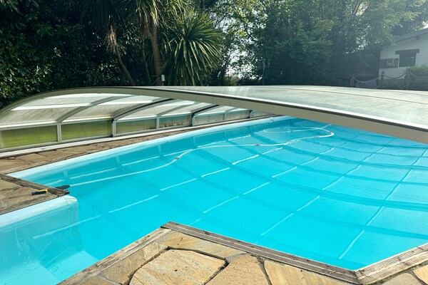 Foto van Familie vakantiehuis met zwembad - Vakantiehuis in Coray - PoolOfHouse