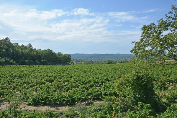 Foto van Villa met vredig uitzicht op de vallei - Vakantiehuis in St. Laurent de Carnols - AreaSummer5KM