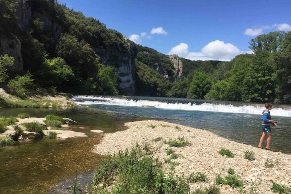 Foto van Villa met vredig uitzicht op de vallei - Vakantiehuis in St. Laurent de Carnols - AreaSummer20KM