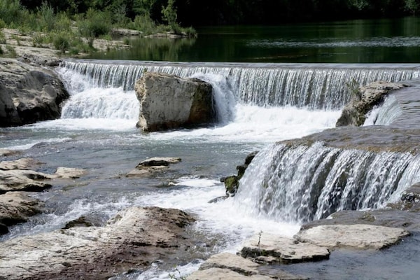 Foto van Villa met vredig uitzicht op de vallei - Vakantiehuis in St. Laurent de Carnols - AreaSummer20KM