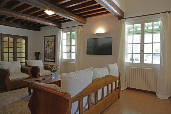 Foto van Elegant herenhuis in de Provence - Vakantiehuis in Beaucaire - LivingRoom