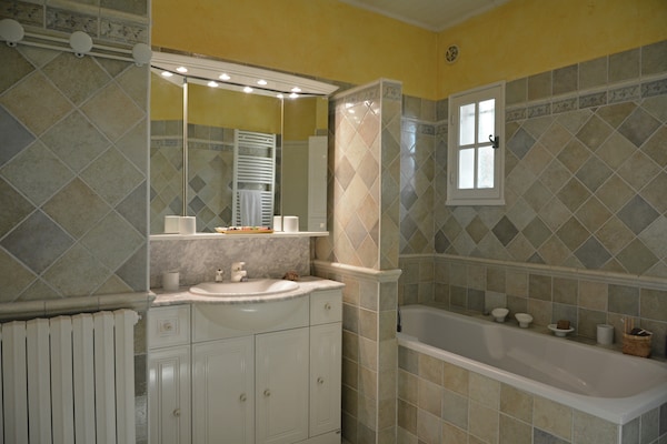 Foto van Elegant herenhuis in de Provence - Vakantiehuis in Beaucaire - BathRoom