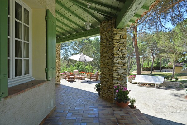 Foto van Elegant herenhuis in de Provence - Vakantiehuis in Beaucaire - TerraceBalcony
