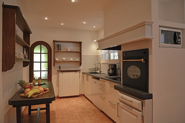 Foto van Elegant herenhuis in de Provence - Vakantiehuis in Beaucaire - Kitchen