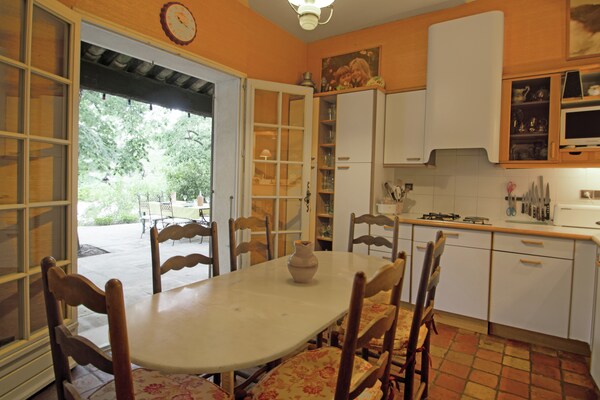 Foto van Gezellig chalet op 50 m van de piste - Vakantiehuis in Villeneuve-Les-Avignon - Kitchen