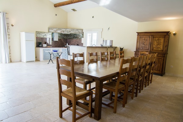 Foto van Wijngaardvilla in Montfrin - Vakantiehuis in Montfrin - DiningRoom