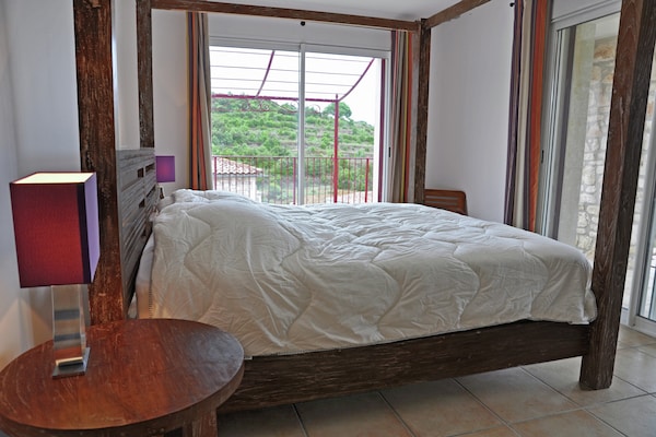 Foto van Vakantiehuis met uitzicht en privé zwembad - Vakantiehuis in Saint-Ambroix - BedRoom