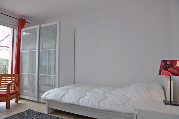 Foto van Vakantiehuis met uitzicht en privé zwembad - Vakantiehuis in Saint-Ambroix - BedRoom