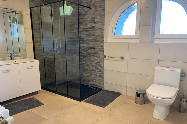 Foto van Prachtige familievilla nabij de rivier de Cèze - Vakantiehuis in Saint-Ambroix - BathRoom