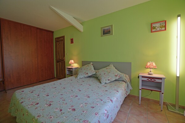 Foto van Saint-Maximin: zwembad en rust - Vakantiehuis in Saint-Maximin - BedRoom