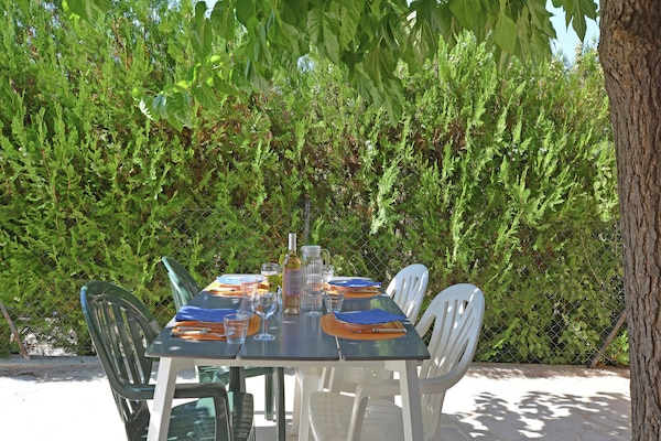 Foto van Saint-Maximin: zwembad en rust - Vakantiehuis in Saint-Maximin - TerraceBalcony