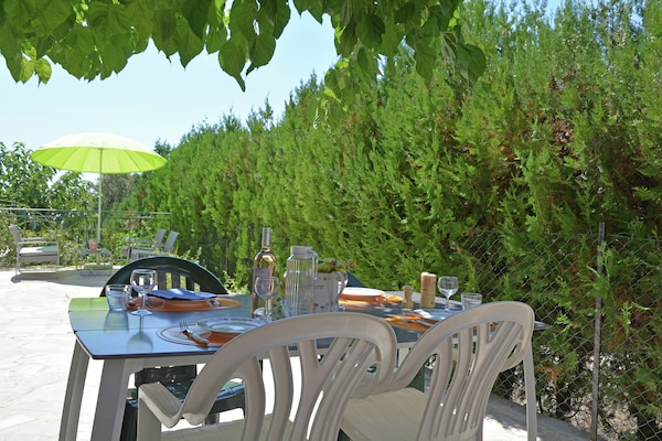 Foto van Saint-Maximin: zwembad en rust - Vakantiehuis in Saint-Maximin - TerraceBalcony