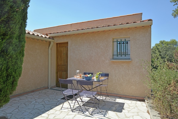 Foto van Saint-Maximin: zwembad en rust - Vakantiehuis in Saint-Maximin - TerraceBalcony
