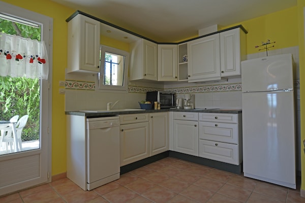 Foto van Saint-Maximin: zwembad en rust - Vakantiehuis in Saint-Maximin - Kitchen