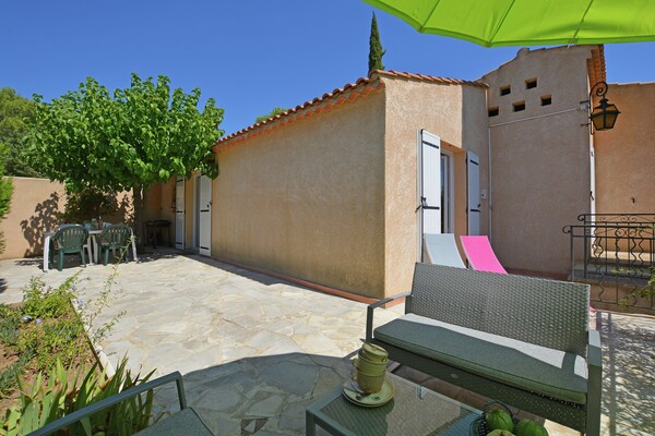 Foto van Saint-Maximin: zwembad en rust - Vakantiehuis in Saint-Maximin - ExteriorSummer