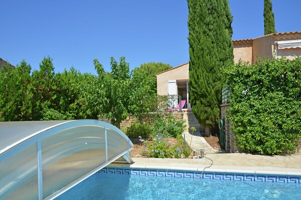 Foto van Saint-Maximin: zwembad en rust - Vakantiehuis in Saint-Maximin - ExteriorSummer