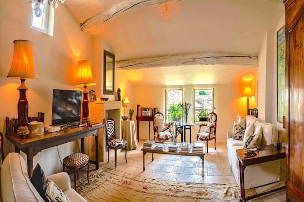 Foto van Appartement met verwarmd zwembad in Uzès - Vakantiehuis in Uzès - LivingRoom