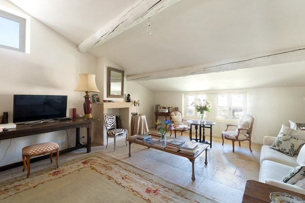 Foto van Appartement met verwarmd zwembad in Uzès - Vakantiehuis in Uzès - LivingRoom