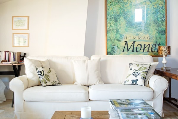 Foto van Appartement met verwarmd zwembad in Uzès - Vakantiehuis in Uzès - LivingRoom