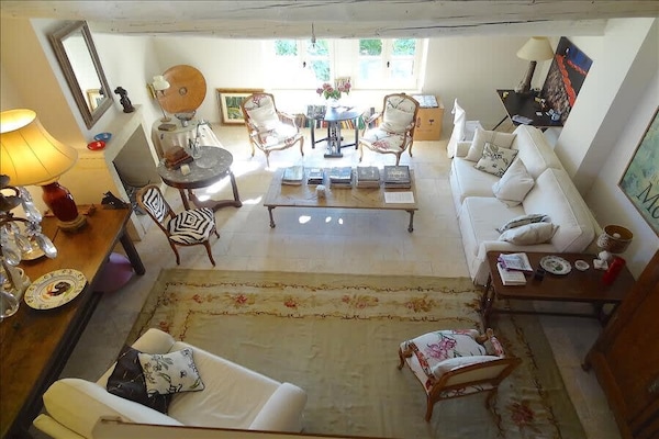 Foto van Appartement met verwarmd zwembad in Uzès - Vakantiehuis in Uzès - LivingRoom